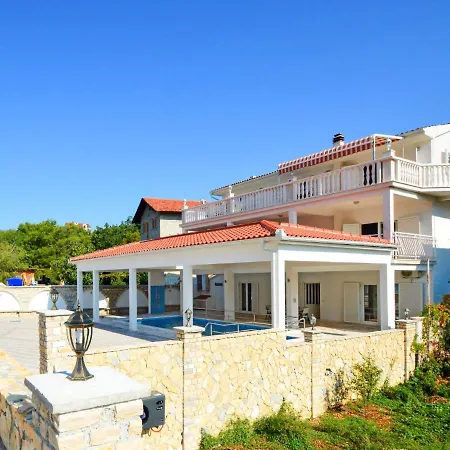 Casa de Férias Kursar By Interhome