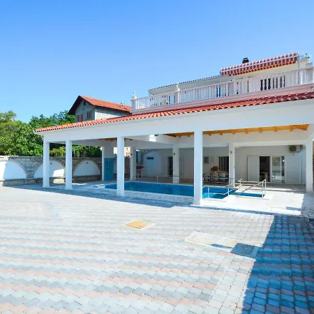 Kursar By Interhome *